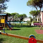 And Bright Flat With Pool Bibione