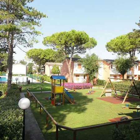And Bright Flat With Pool Apartamento Bibione