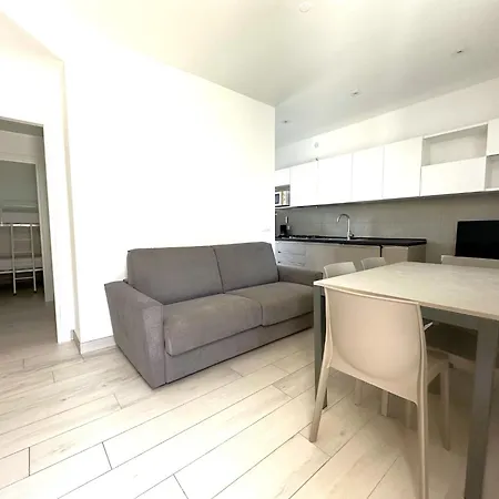 And Bright Flat With Pool Apartman *