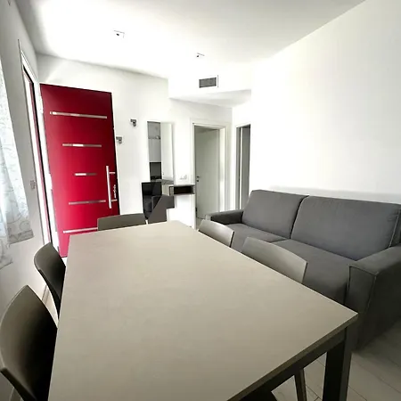 And Bright Flat With Pool Bibione