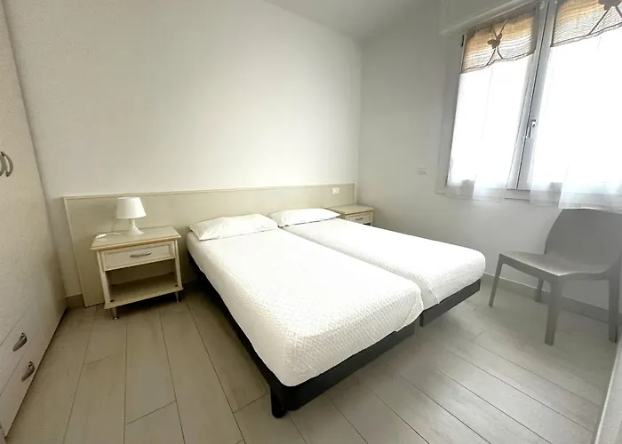 And Bright Flat With Pool *